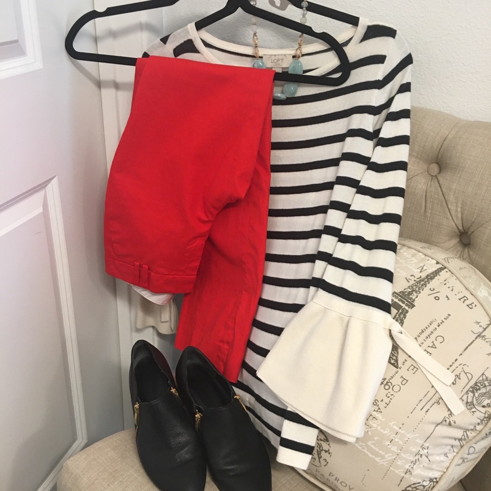 ✨ Moving sale 🚗- Beautiful Banana Republic Red Martin Fit, Size 2P